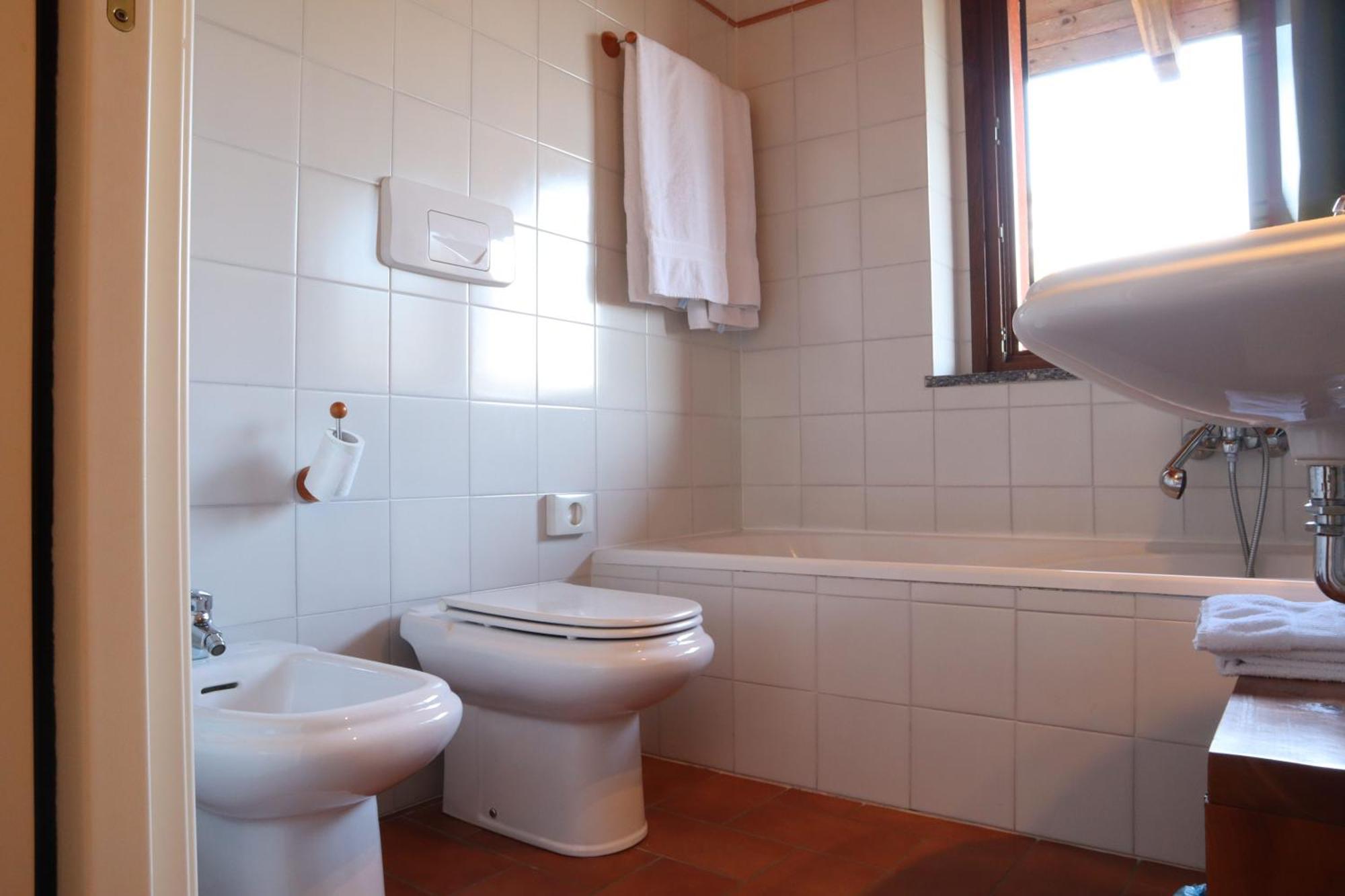 Relais Ca Nova Guest House Bogogno Bagian luar foto